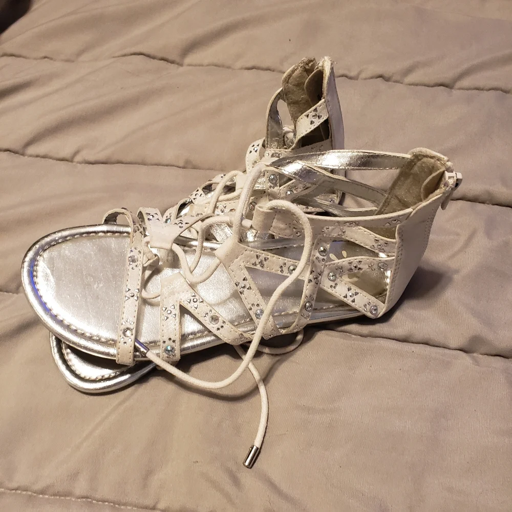 Justice Girls Silver Diamond Gladiator Lace Up Sandals Size 4